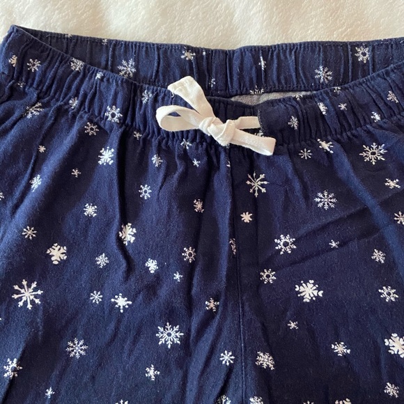Old Navy Snowflake Pajama Pants - Picture 5 of 8
